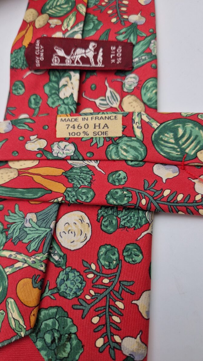 RESERVE Cravate en soie vintage Hermès Les légumes du potager – Image 6