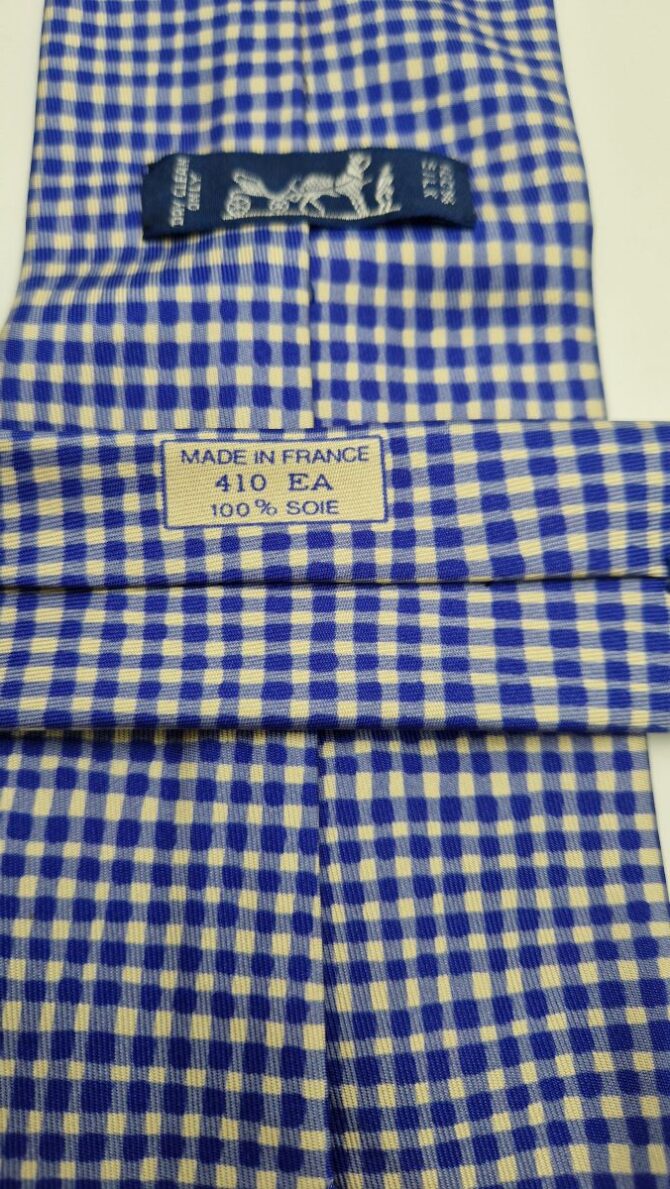 Cravate Hermès motif graphique de carreaux stylisés – Image 3