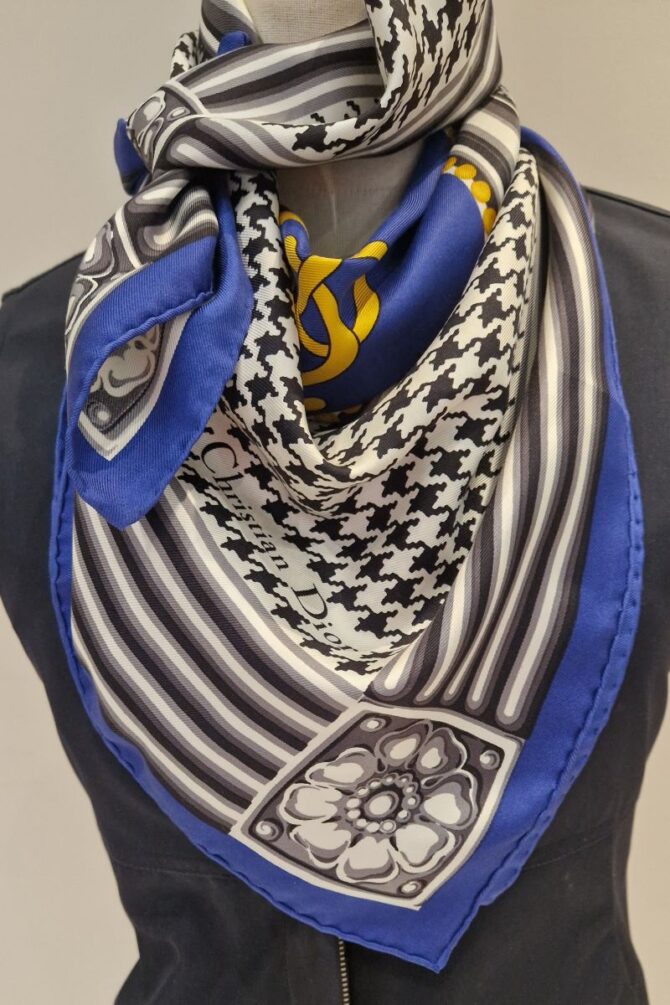 Foulard en soie CHRISTIAN DIOR vintage