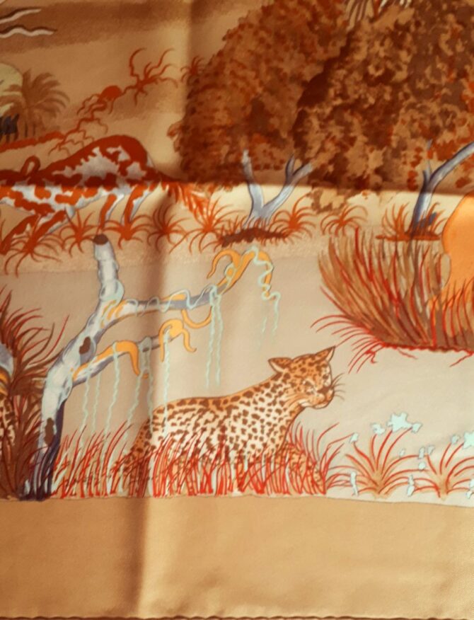 Carré Hermès soie NUBA MOUNTAIN par Sefedin 1997 – Image 7