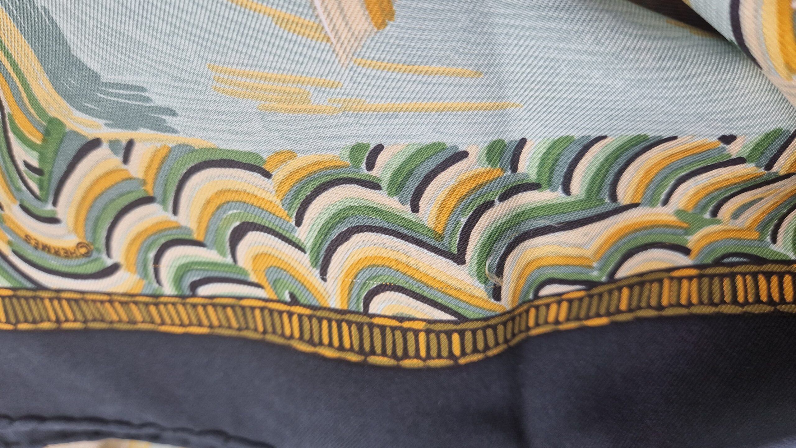 Carré Hermès Marine naïve par Philippe Dumas – Image 8