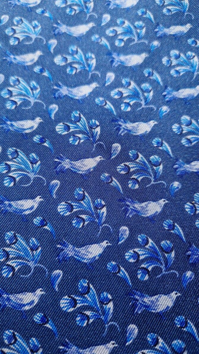 Pochette en soie Hermès motifs oiseaux – Image 3