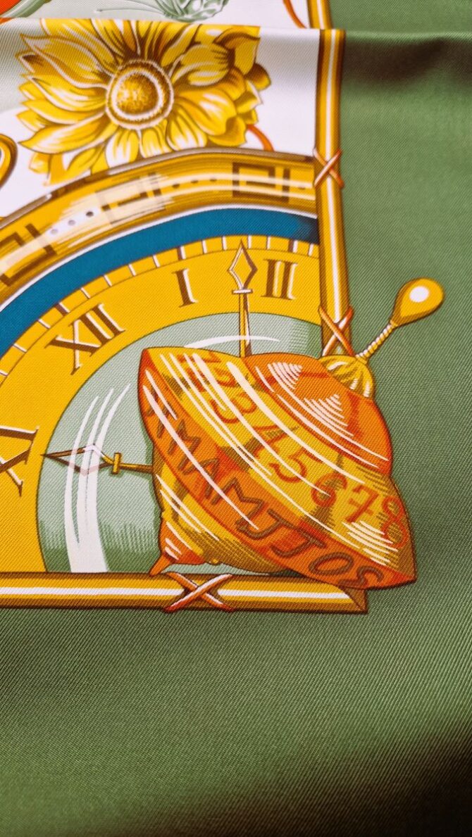 Carré Hermès Edition spéciale 2002 pour Vacheron Constantin par Laurence Bourthoumieux, livré dans sa boîte – Image 5