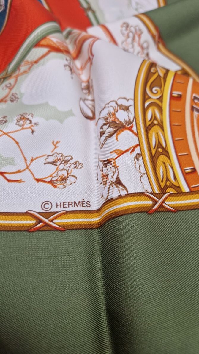 Carré Hermès Edition spéciale 2002 pour Vacheron Constantin par Laurence Bourthoumieux, livré dans sa boîte – Image 11