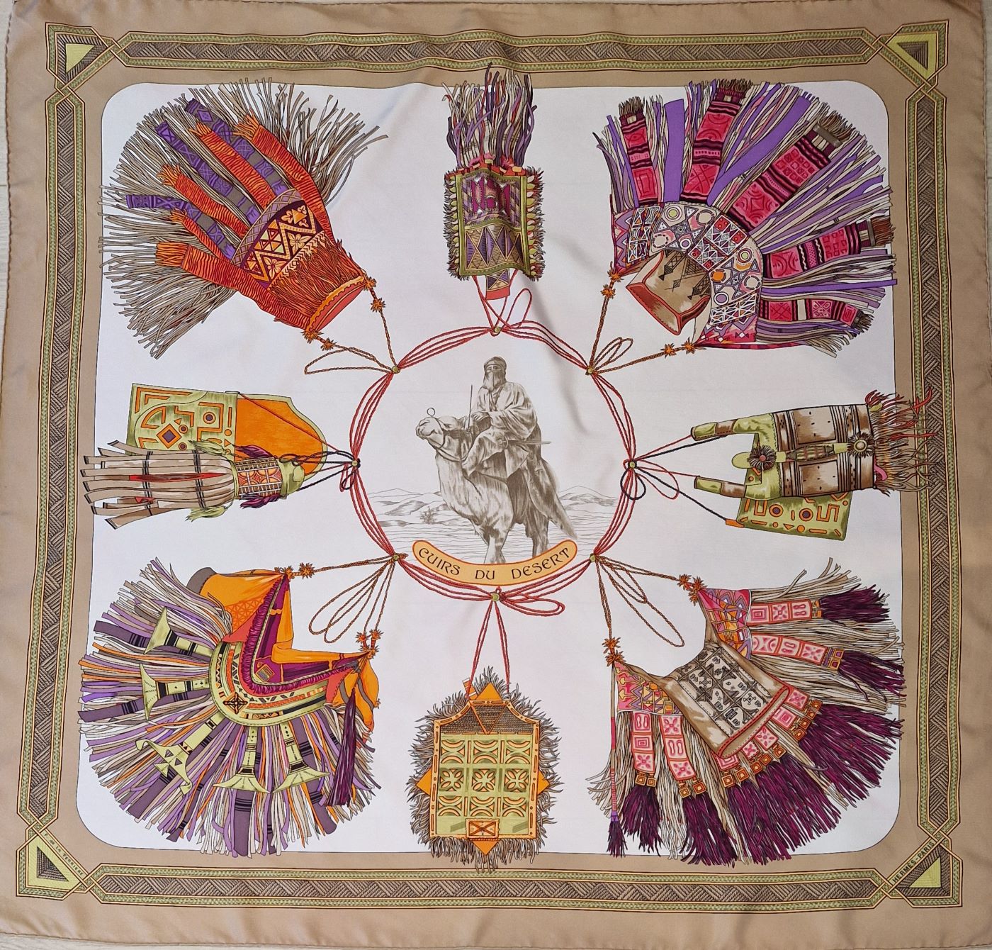 Carré Hermès cuirs du désert