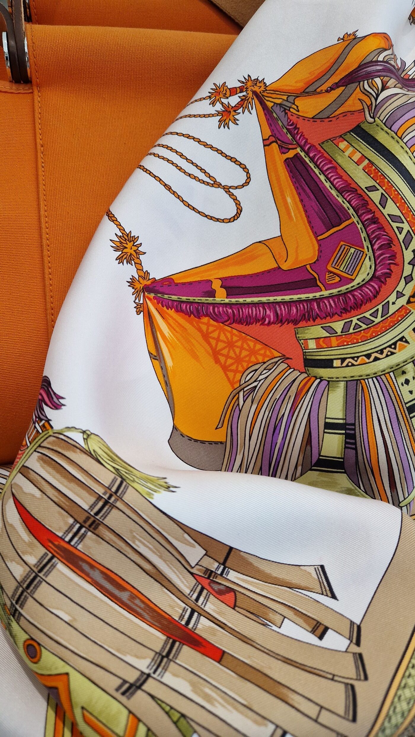 Carré Hermès Cuirs du désert par Françoise de la Perrière 1988 – Image 10