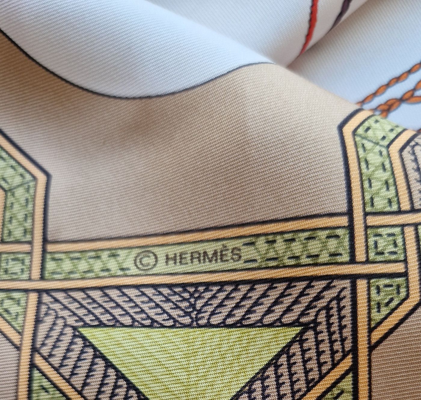 Carré Hermès Cuirs du désert par Françoise de la Perrière 1988 – Image 8