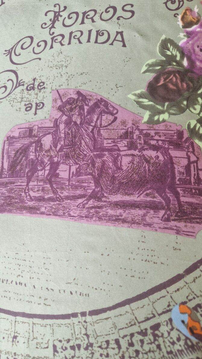 Foulard en soie Plaza de Toros par Christian Lacroix – Image 2