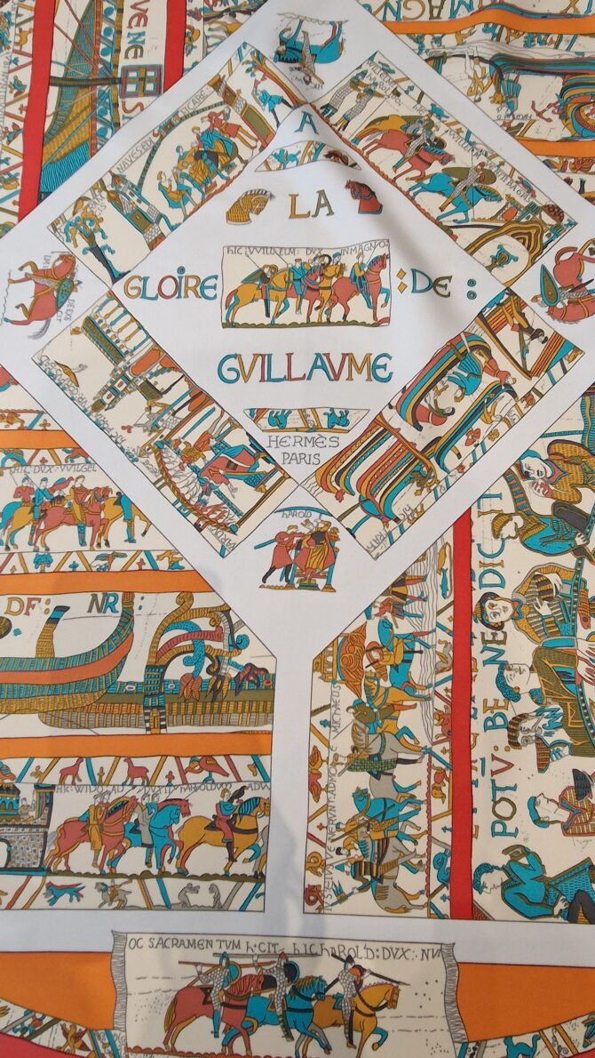 A la gloire de Guillaume Rare carré Hermès par Loic Dubigeon