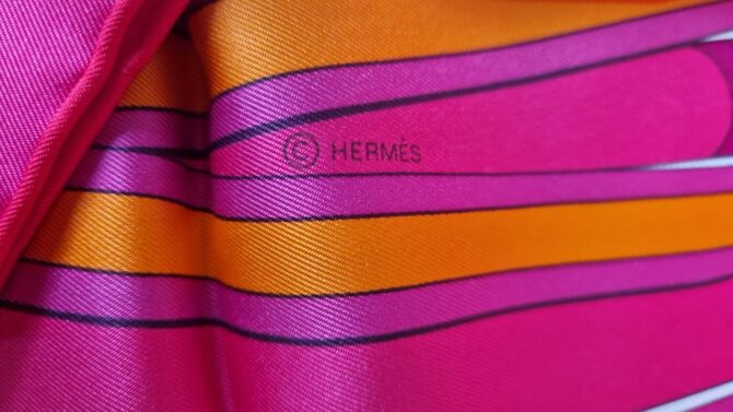 RESERVE Carré Hermès Grand tralala par Virginie Jamin 2021 – Image 7