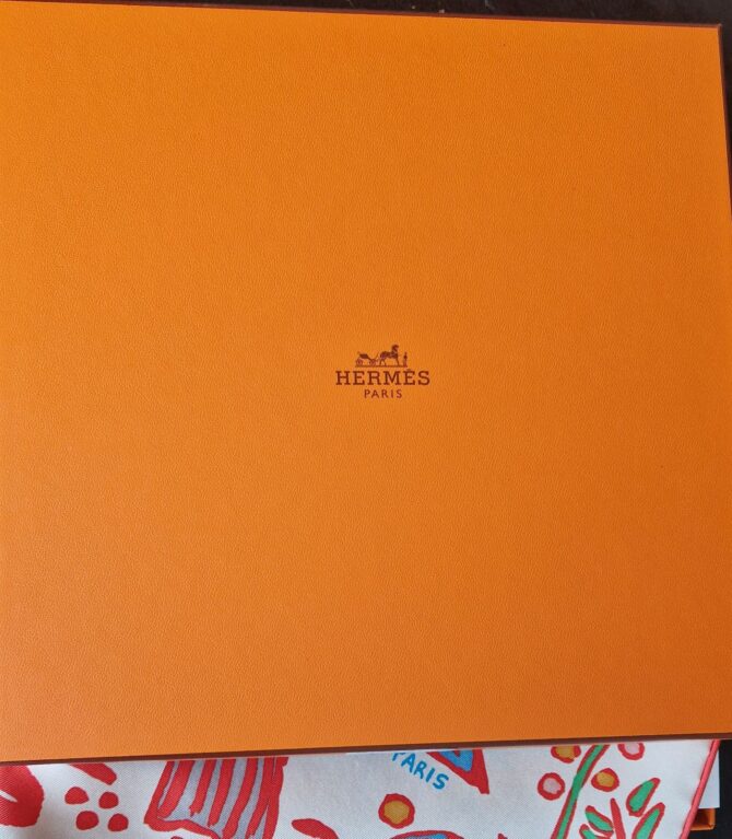 Carré Hermès Isola di primavera par Mathieu Cossé 2021 – Image 2
