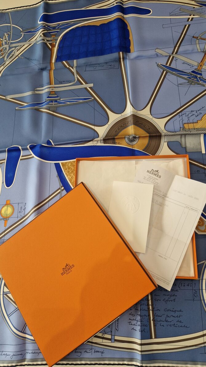 Carré Hermès Petit Duc par Christian Renonciat 2013 Etat neuf dans sa boîte – Image 2