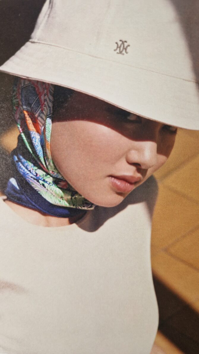 Carré Hermès Faubourg tropical Etat neuf dans sa boîte – Image 8