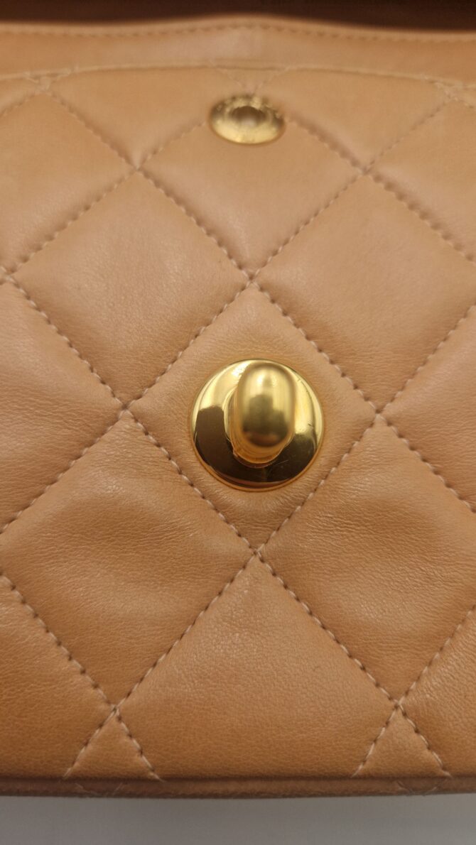 Sac Chanel Timeless en cuir matelassé – Image 9