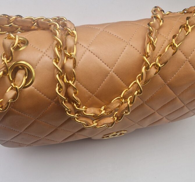 Sac Chanel Timeless en cuir matelassé – Image 16