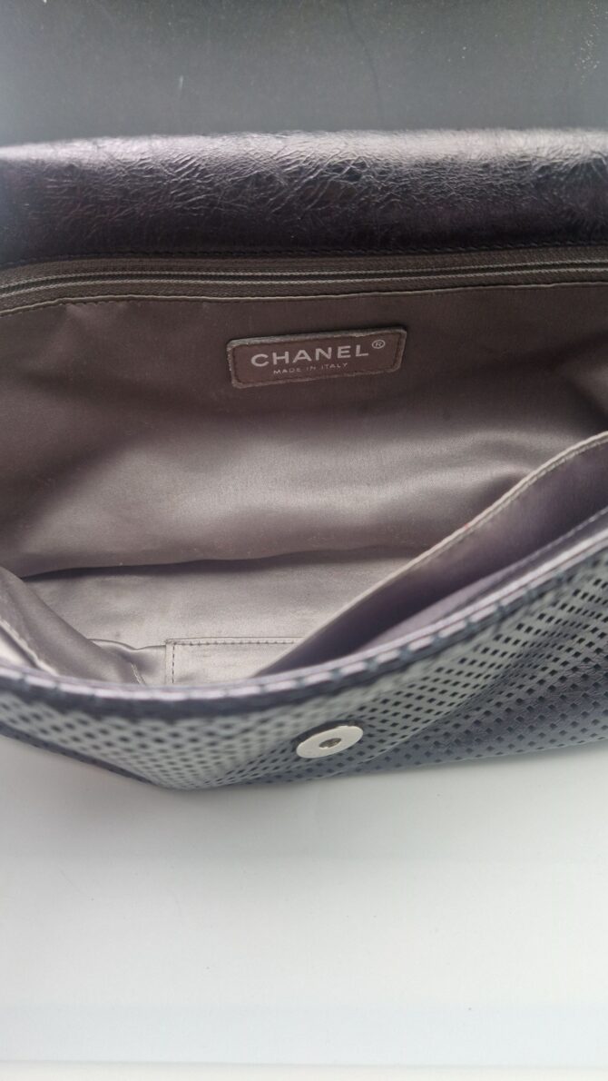 Sac Pochette  Chanel  en cuir noir – Image 12