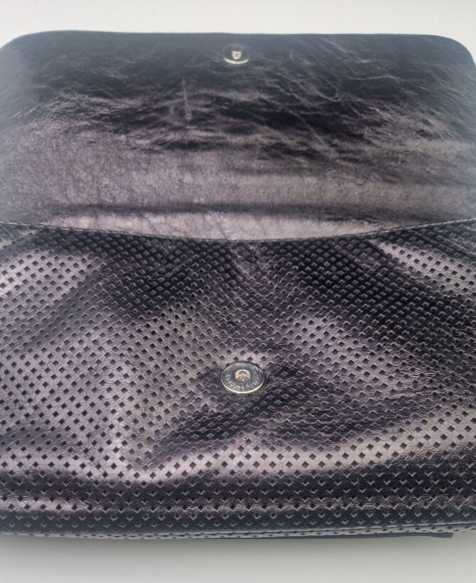 Sac Pochette  Chanel  en cuir noir – Image 14