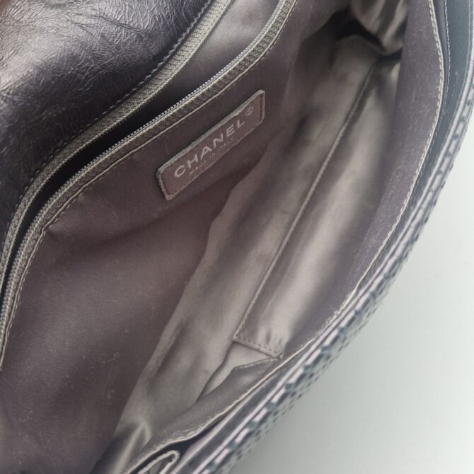 Sac Pochette  Chanel  en cuir noir – Image 17