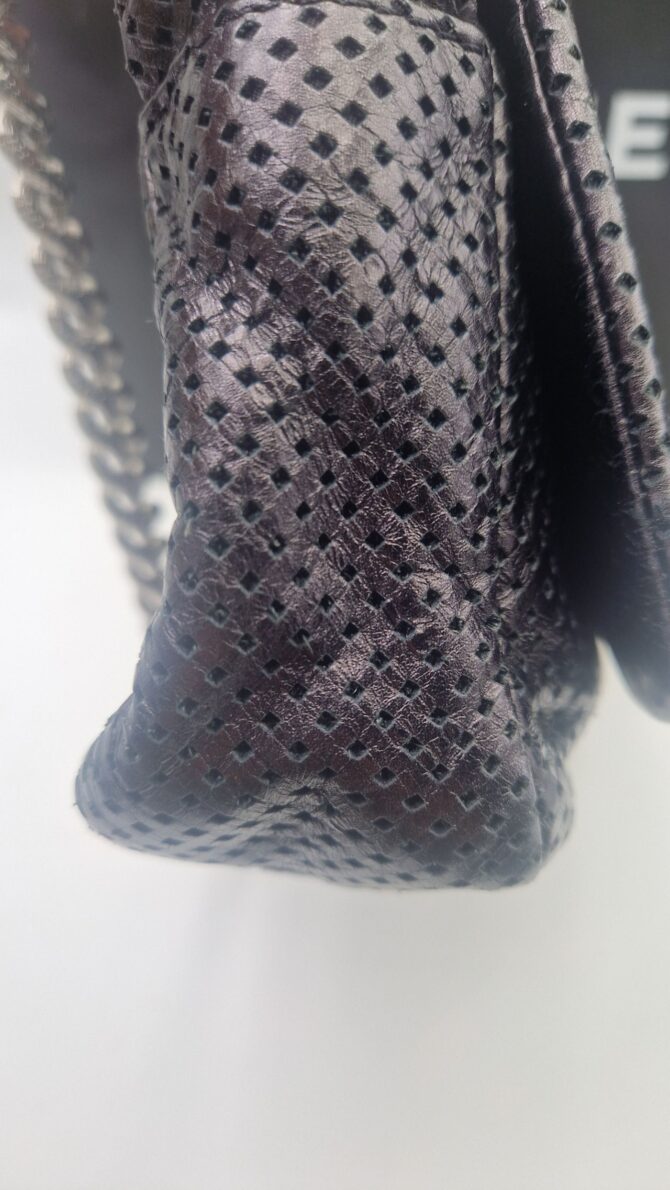 Sac Pochette  Chanel  en cuir noir – Image 18