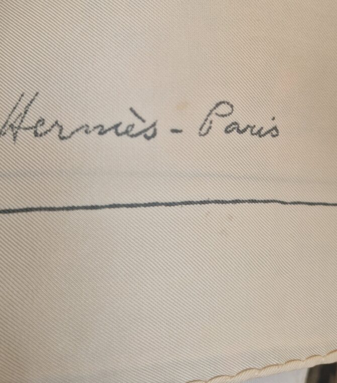 Carré Hermès  LES BICHES par Xavier de Poret  Première Edition 1957 – Image 6