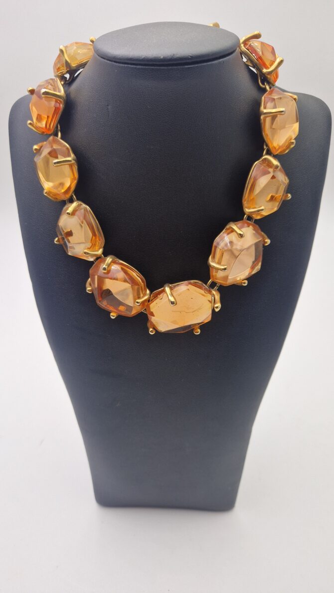 Collier  galets en résine siglé Yves Saint Laurent par Robert Goossens – Image 4