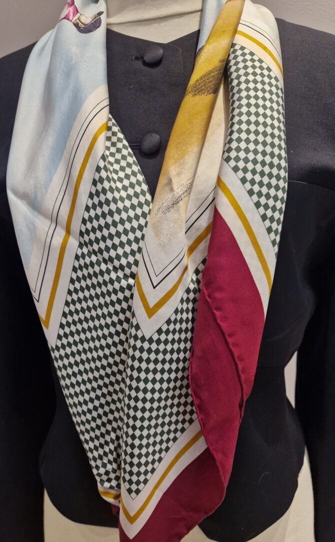 foulard CELINE en soie motif equestre
