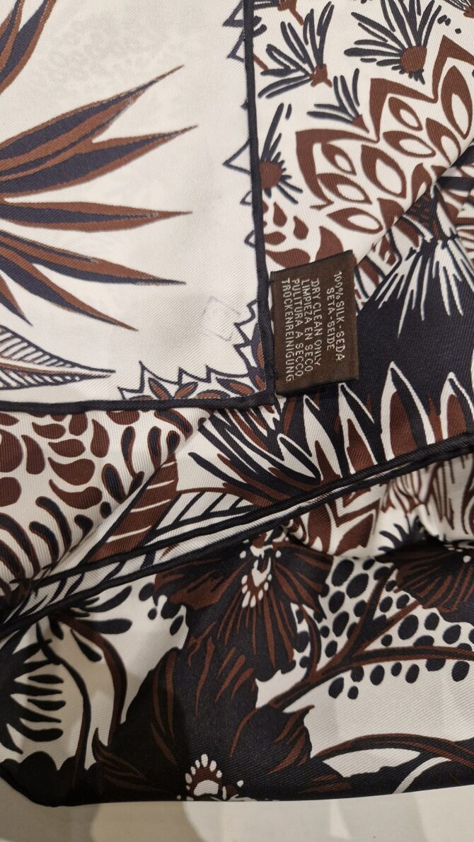 Carré Hermès à l'état neuf Mountain Zebra par Alice Shirley 2019 – Image 6