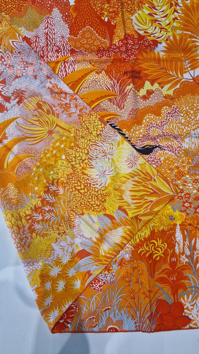 Carré Hermès à l'état neuf Mountain Zebra par Alice Shirley 2019 – Image 3