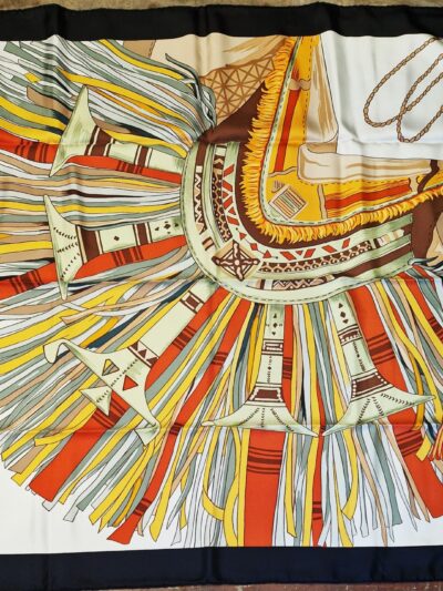 carré hermès cuir du désert détail