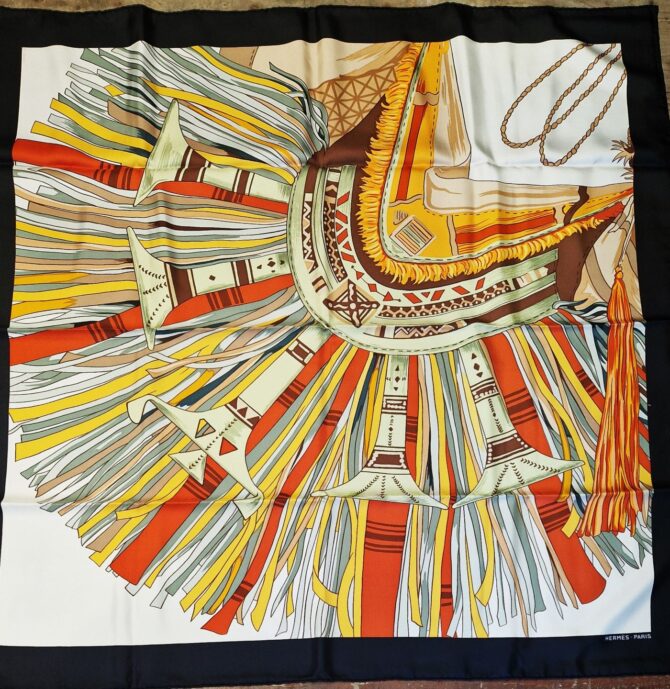 carré hermès cuir du désert détail
