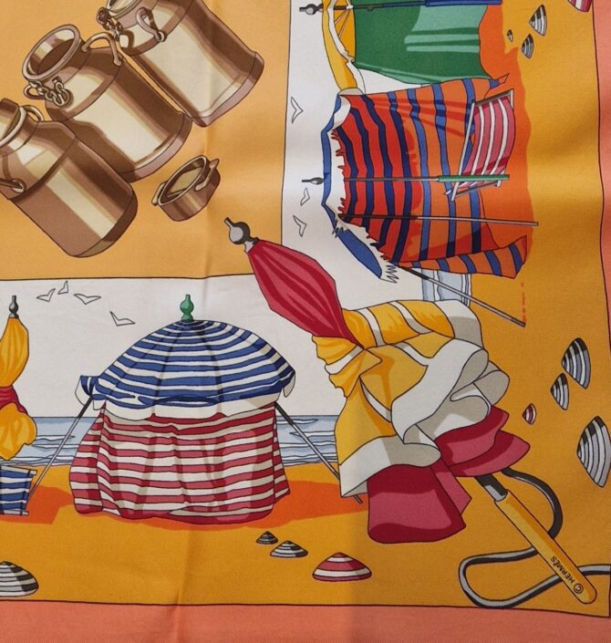 Foulard Hermès Charmes des plages normandes par Loic Dubigeon 1999 livré dans sa boîte – Image 3