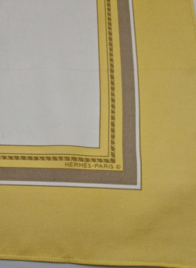 Pochette en soie Hermès Calèche – Image 3