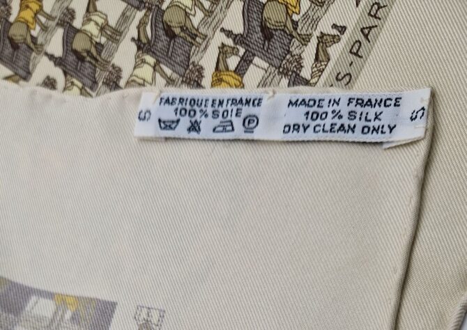 Pochette Hermès  Ecuries d'après le carré dessiné par Hugo Grykar en 1947 – Image 4