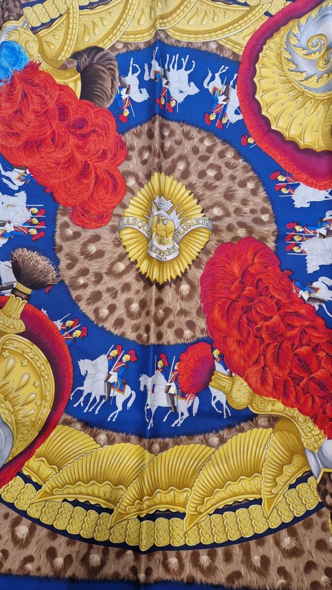 Foulard Hermès Casques et plumets par Julia Abadie 1989 – Image 5