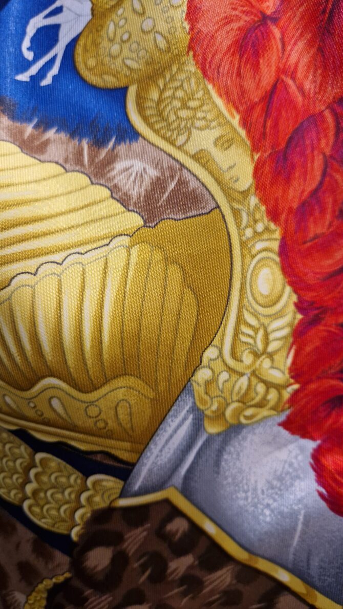 Foulard Hermès Casques et plumets par Julia Abadie 1989 – Image 4