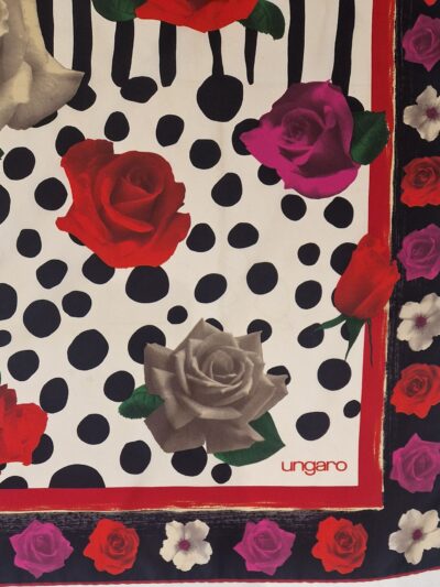 foulard ungaro motifs roses