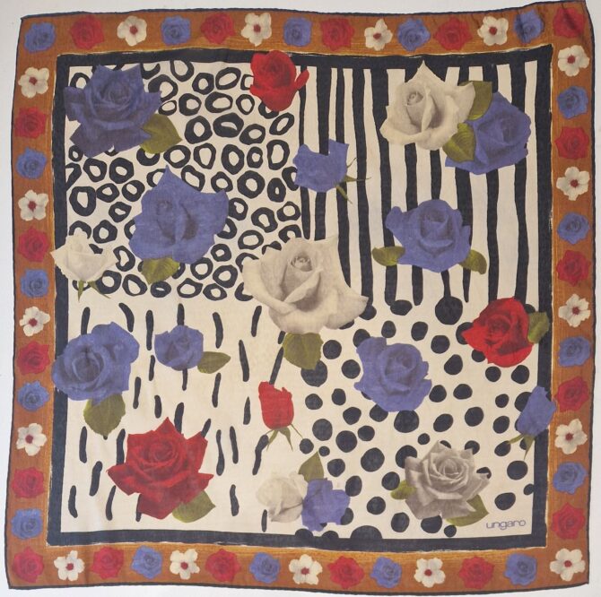 foulard ungaro motifs roses