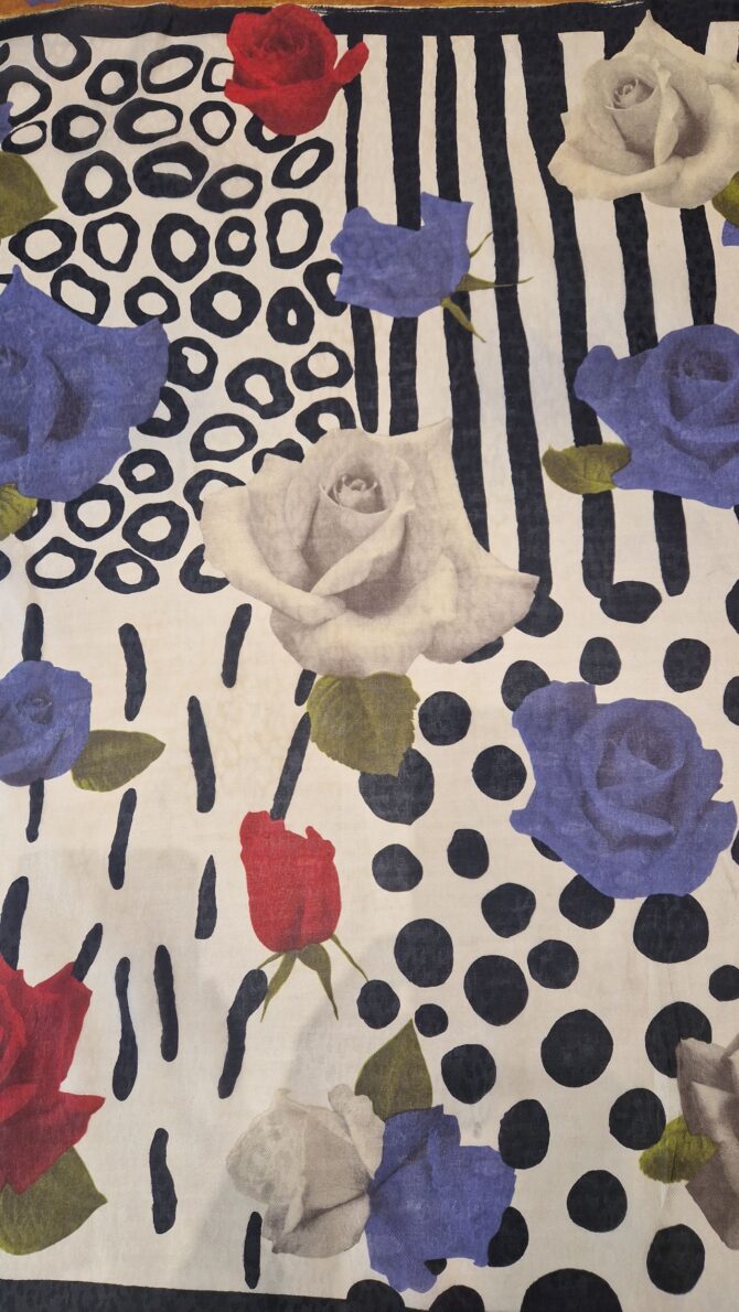 Foulard en soie Emmanuel Ungaro – Image 2