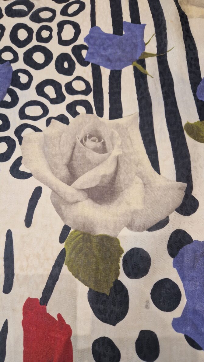 foulard ungaro motifs roses