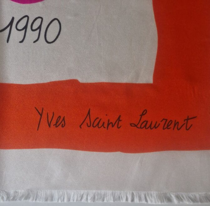 Carré Yves Saint Laurent Grand bonheur pour l'année 1990 – Image 2