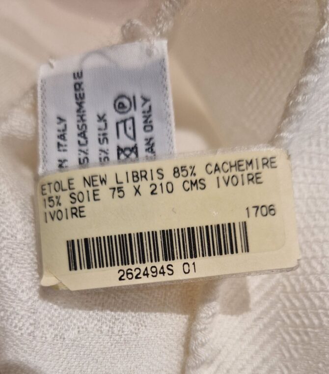Longue étole Hermès New Libris en soie et cachemire, jamais portée et livrée dans sa boîte – Image 5