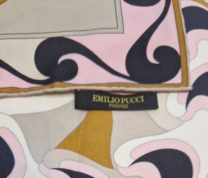 carré en soie Emilio Pucci