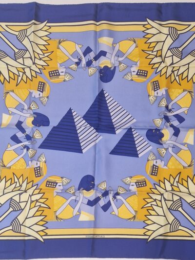 Carré Hermès Papyrus par Joachim Metz à l'état neuf , livré dans sa boîte d'origine