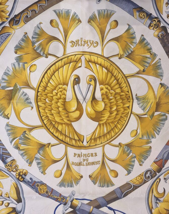 Carré Hermès DAÏMYO Princes du soleil levant par Françoise Faconnet 1991 – Image 5