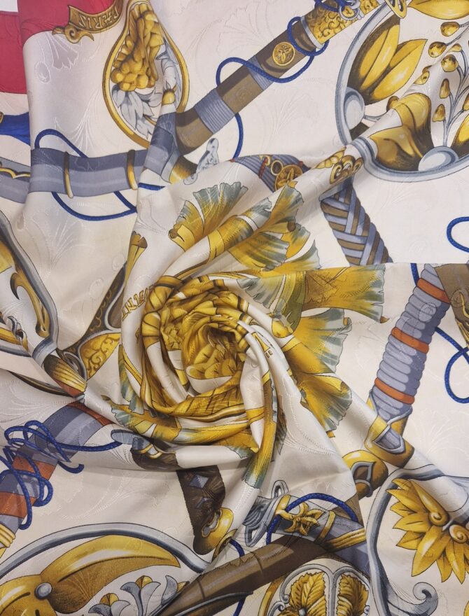 Carré Hermès DAÏMYO Princes du soleil levant par Françoise Faconnet 1991 – Image 6