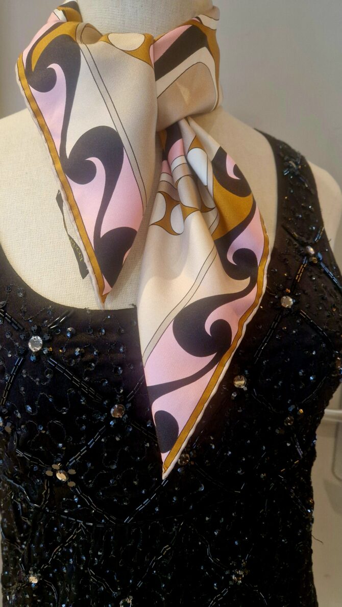 carré en soie Emilio Pucci