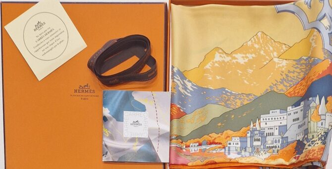 Carré Hermès Le fleuve sacré par Catherine Baschet 2005 livré dans sa boîte – Image 2