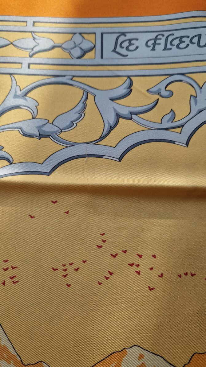 Carré Hermès Le fleuve sacré par Catherine Baschet 2005 livré dans sa boîte – Image 11