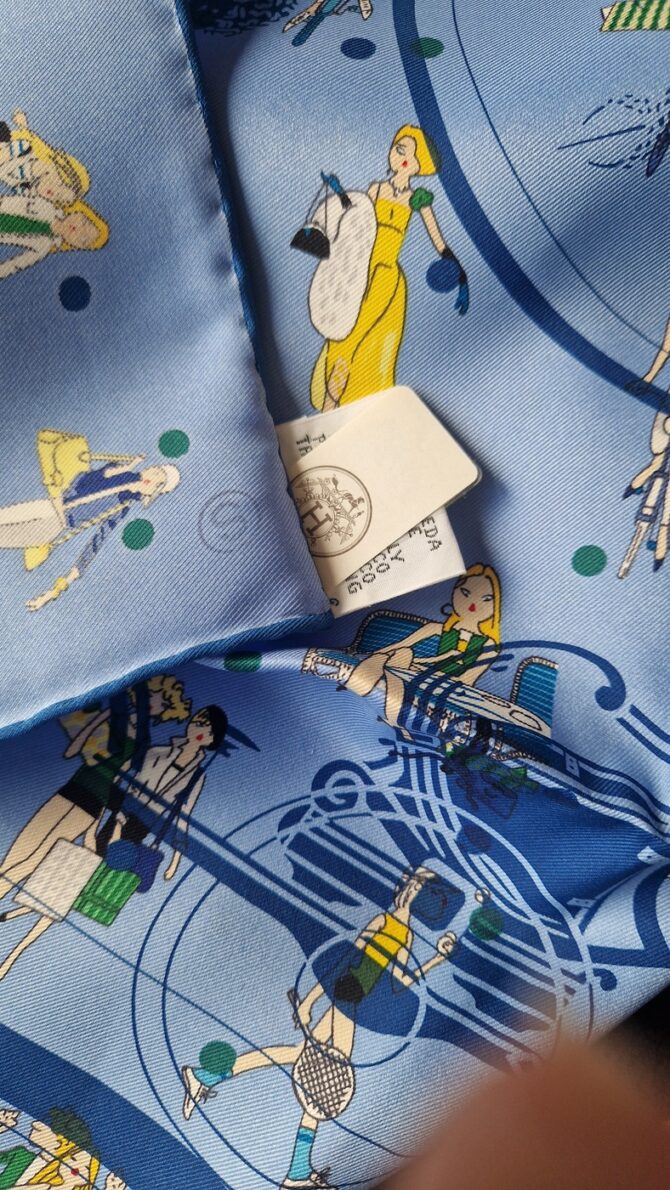 Carré Hermès 65 cm Ex Libris Les parisiennes par Hugo Grykar et Kiraz 2021 – Image 6