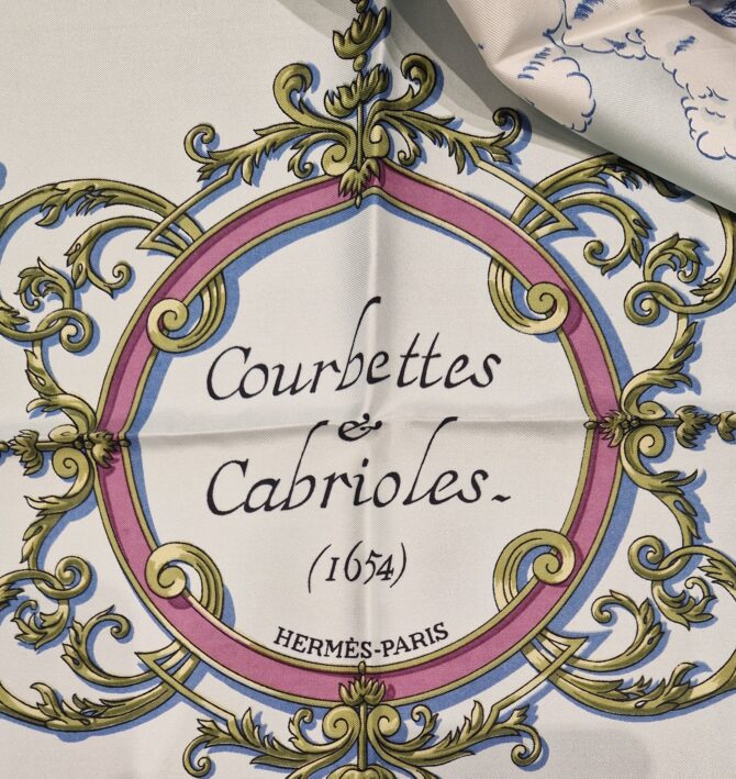Carré  Hermès Courbettes et cabrioles par Françoise Faconnet Première édition de 1962 à l'état neuf , livré dans sa boîte – Image 6